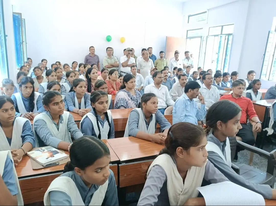 mainpuri news smart classes