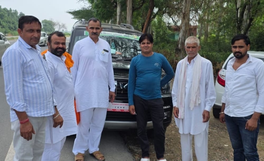 Farmers leave for Delhi in support of students' movement
