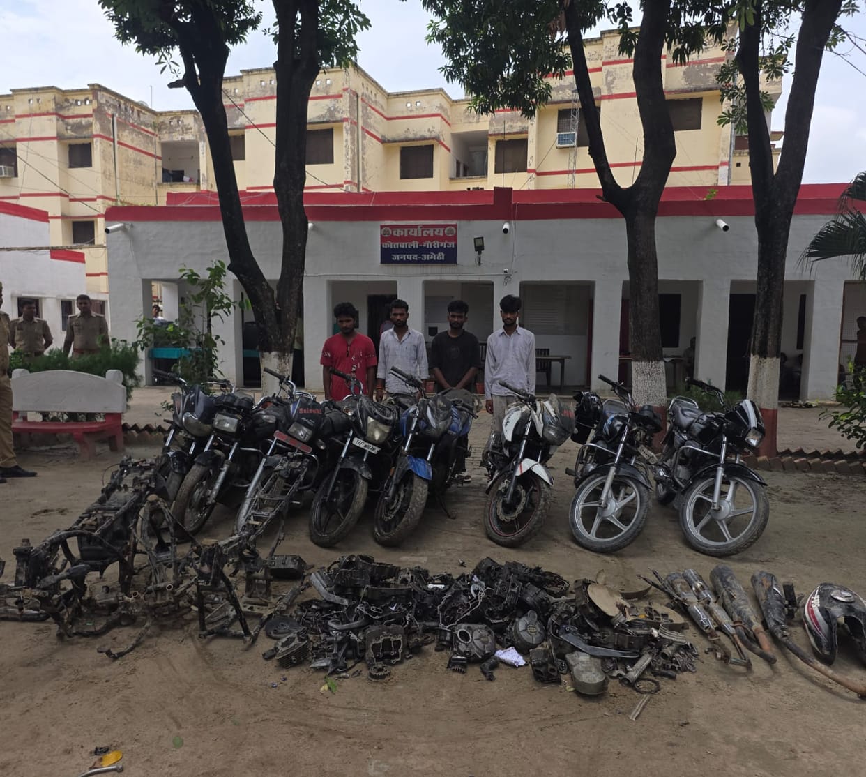 Bike theft gang busted; eight bikes recovered.