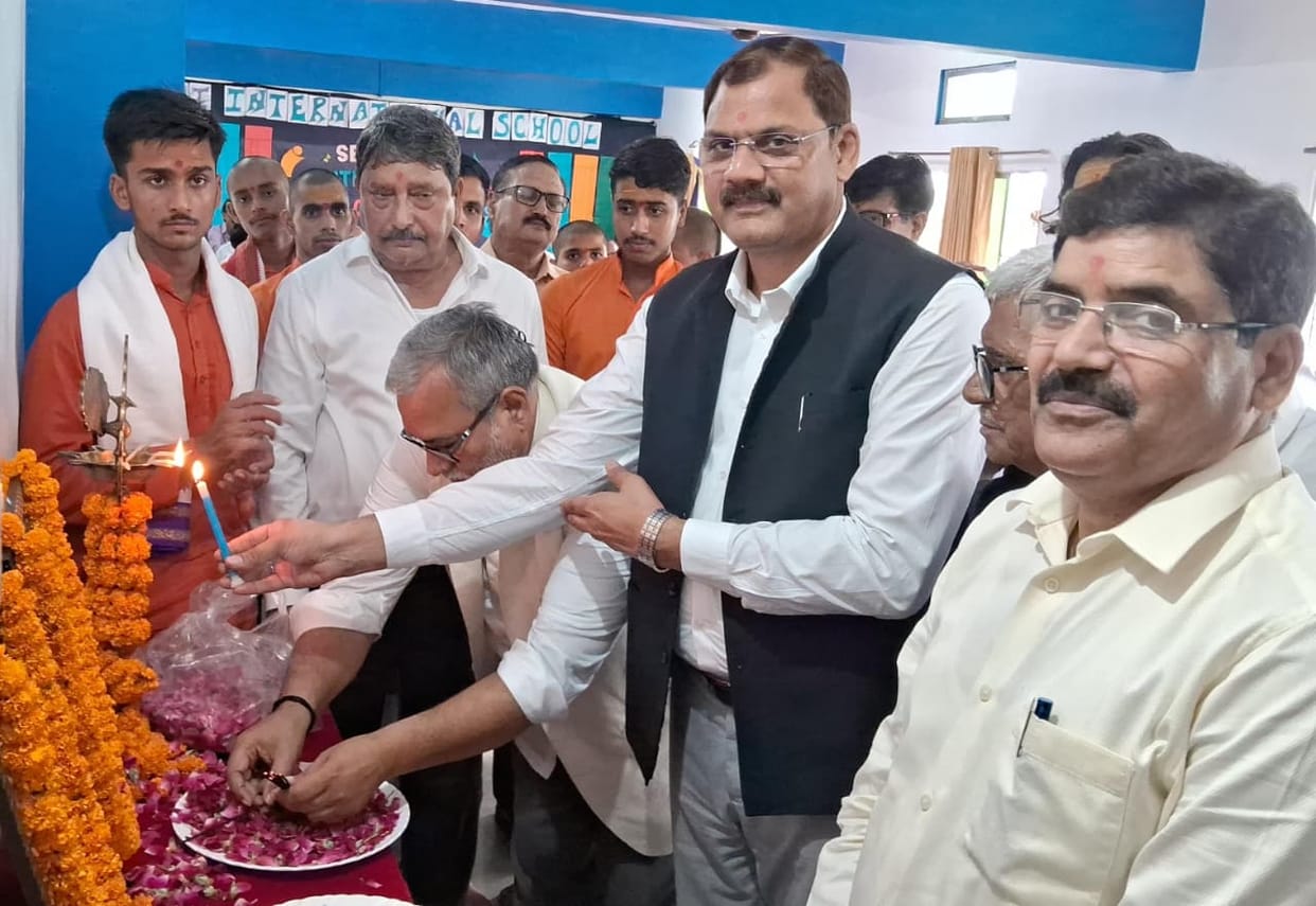 Alam Badi Azmi was a symbol of honesty and simplicity: Durga Prasad Yadav