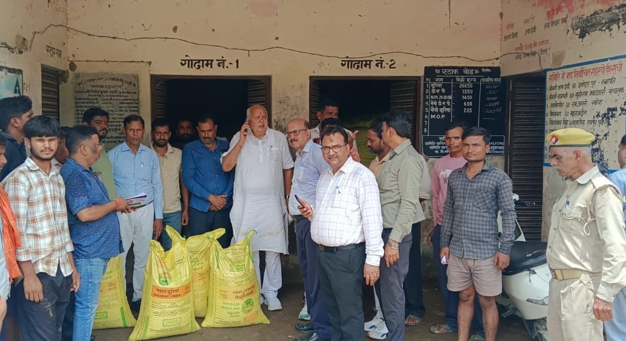 Agriculture Minister spoke to farmers over the phone to gauge the ground reality of fertilizer sales