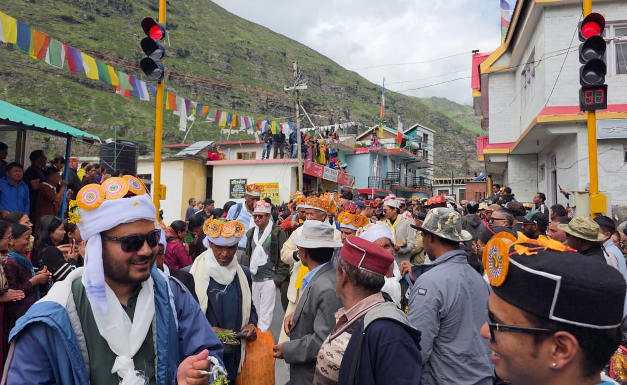 Lord Ghepan sets out on a journey to Malana.