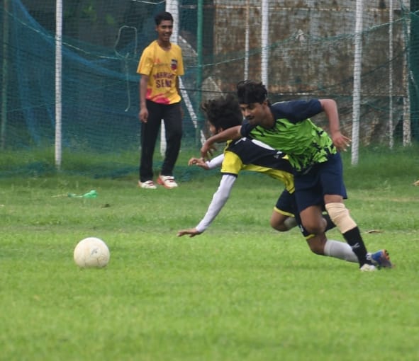 Both matches in the district football league ended in a draw.