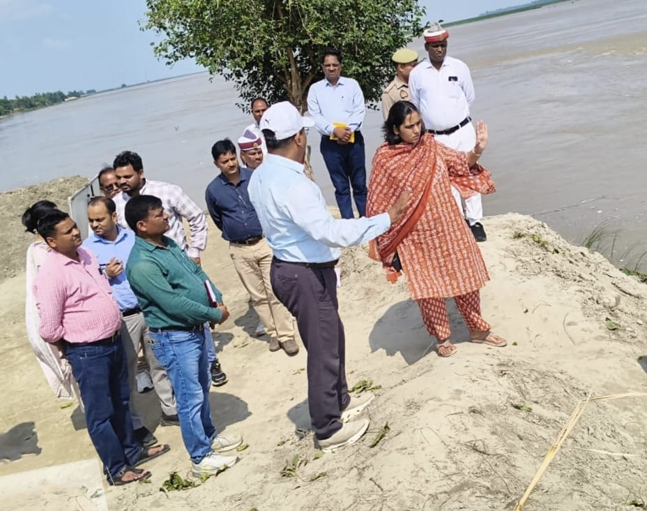 Instructions to make arrangements for displacement in the event of rising river water levels.