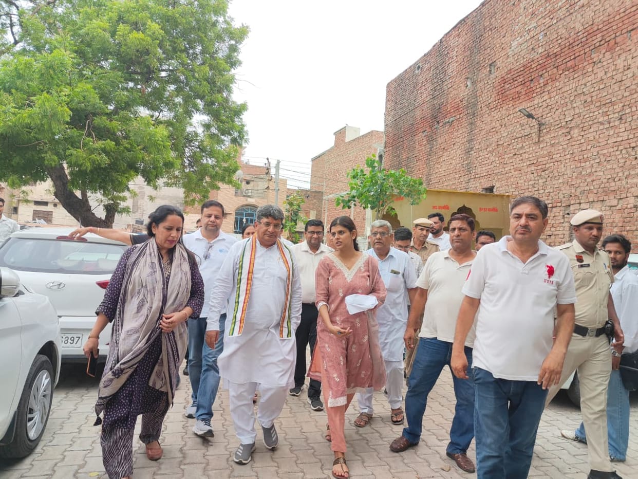 Municipal Commissioner inspects Rajguru Market parking; final decision expected soon.