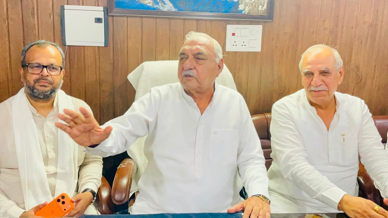Hooda takes a tough stance on Shaili Chaudhary; says the MLA who committed betrayal should also resign.