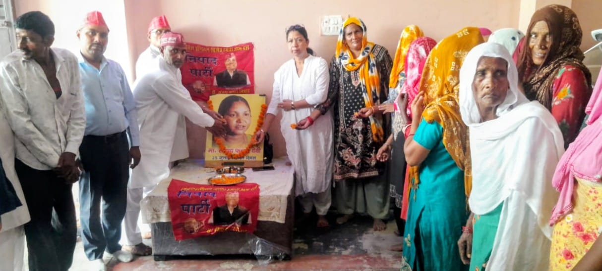 Phoolan Devi's struggles were remembered.