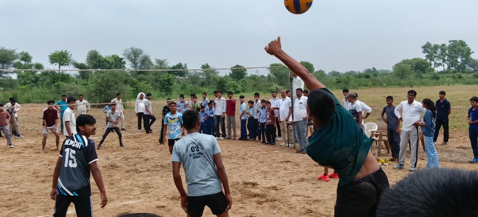 राजकीय मॉडल संस्कृति वरिष्ठ माध्यमिक विद्यालय कैरू में आयोजित खंड स्तरीय प्रतियोगता के वॉलीबॉल 