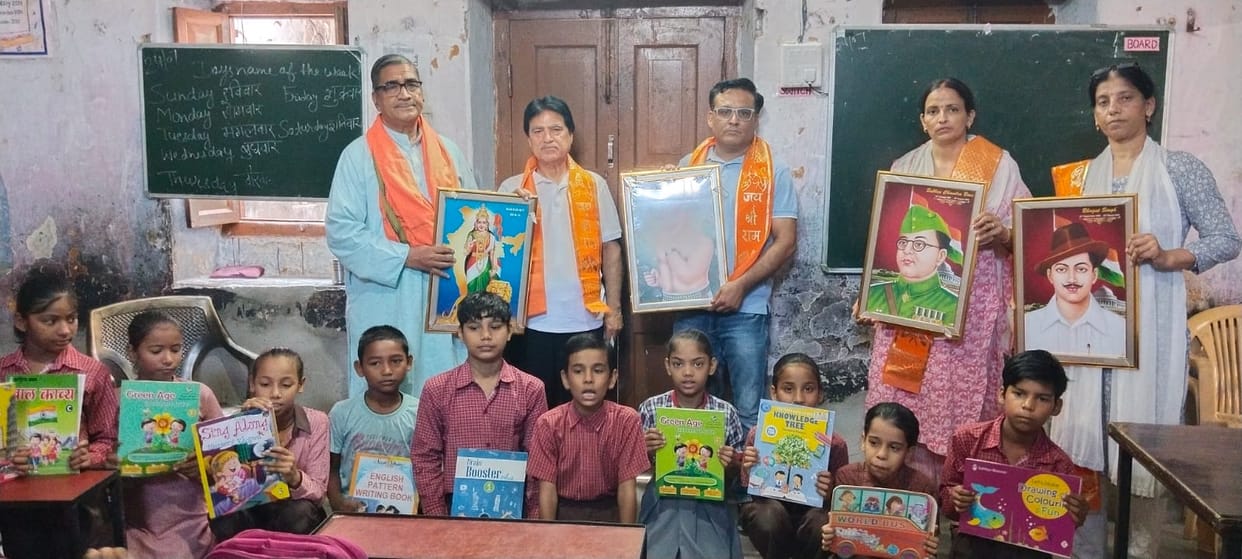 Excessive mobile phone use is robbing children of their childhood: Dinesh