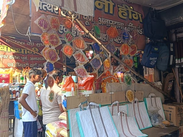 The market is now immersed in the festive spirit.