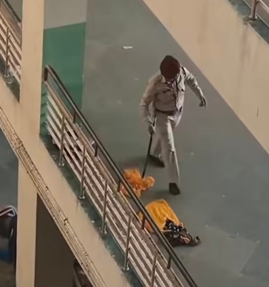 Video of attendants' clothes being thrown out at Tanda Hospital goes viral.