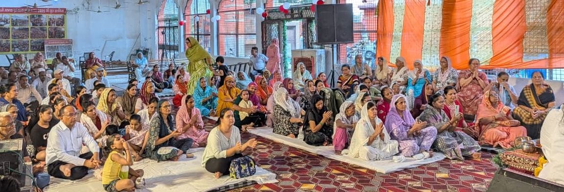 Devotees performed Govardhan Puja at the Jayanti Devi Temple.