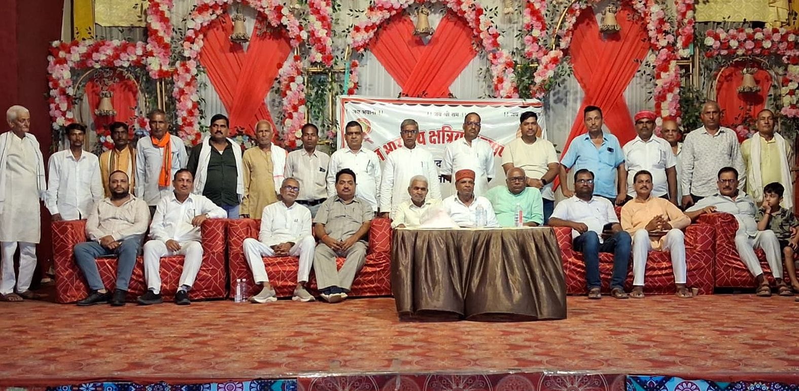 अखिल भारतीय क्षत्रिय कल्याण परिषद की बैठक में मौजूद पदाधिकारी व कार्यकर्ता। स्रोत-संगठन