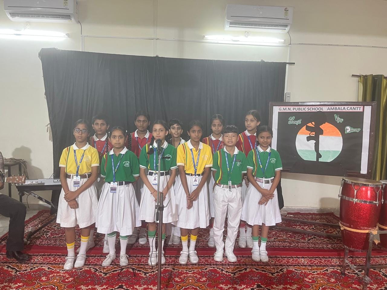 अंबाला के जीएमएन पब्लिक स्कूल में देशभक्ति के गीत गाते बच्चे। प्रवक्ता