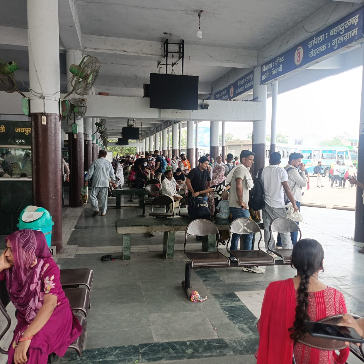 Reduction in the number of buses on the Gurugram, Delhi, Kurukshetra, and Jind routes.