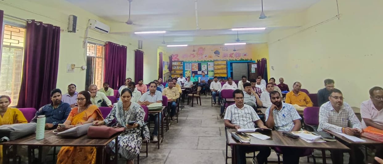 Teachers and Shiksha Mitras will now be trained at the block level