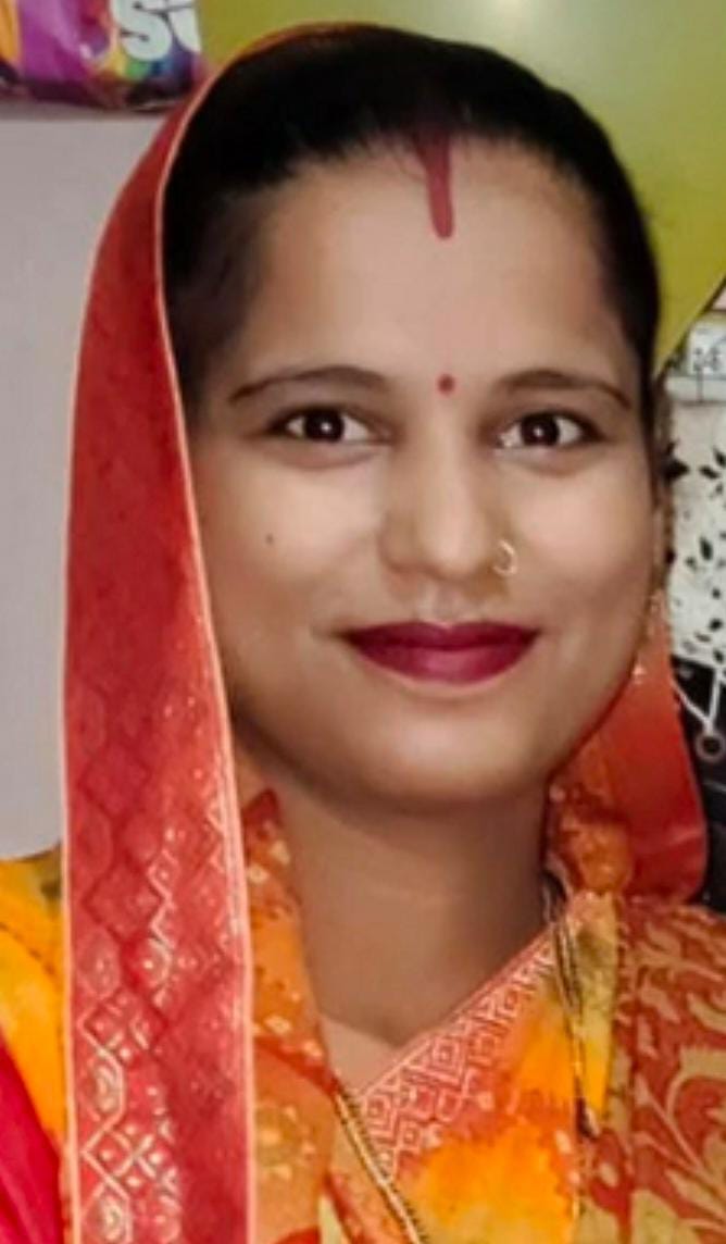 Body of married woman found hanging; FIR against husband and mother-in-law.