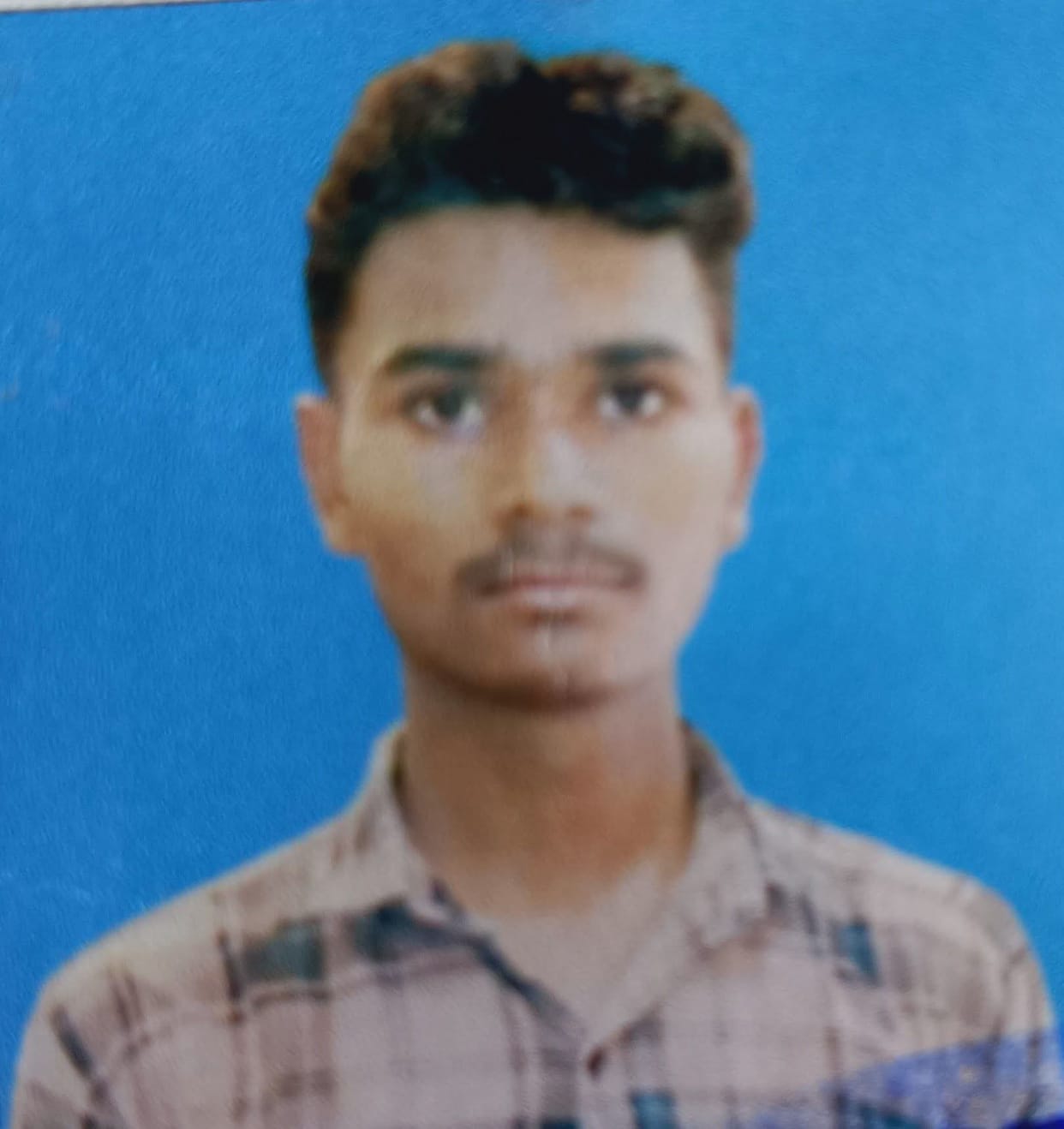 Body of high school student found hanging in hut
