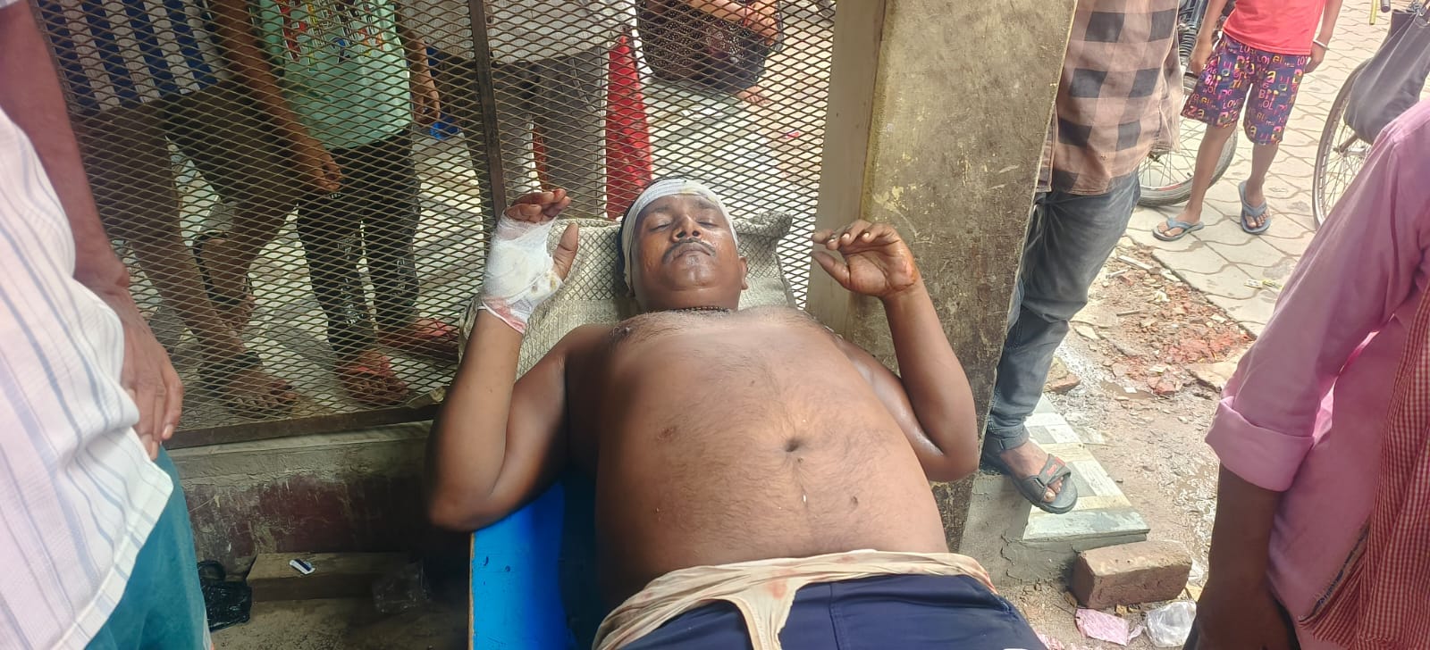 घायल मनोज कुमार