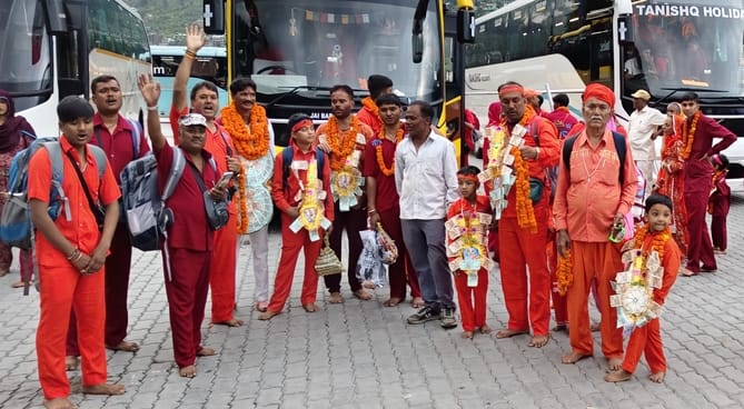 Kanwariyas from Rajasthan set off for Baba Baidyanath Dham.