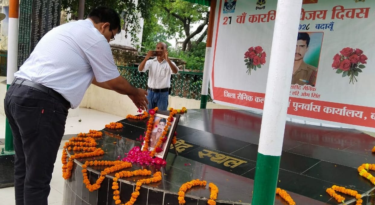 Tribute paid to martyrs on Kargil Vijay Diwas.