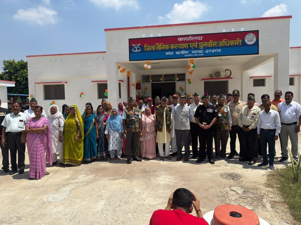 Ex-servicemen and 'Veer Naris' (brave women/widows of martyrs) were honored on Kargil Vijay Diwas.