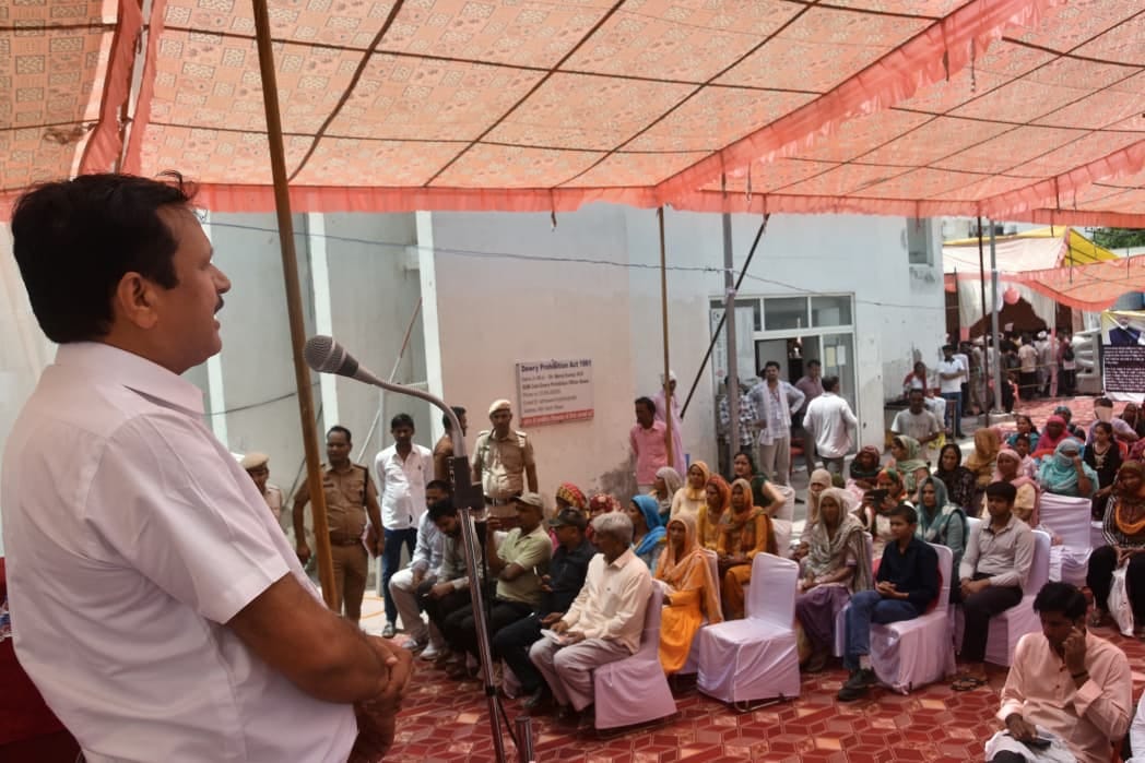 Over 800 citizens registered at the Antyodaya Mela in Bawal.