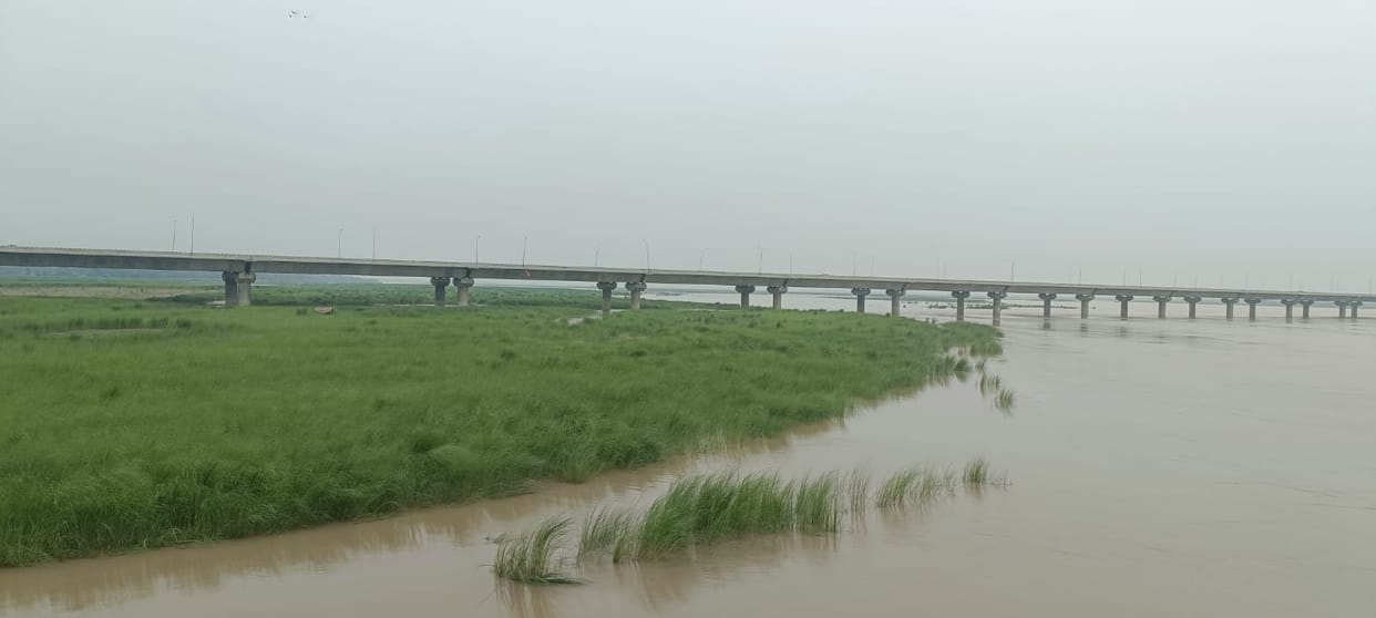 The water level of the Saryu dropped by 21 cm after a week