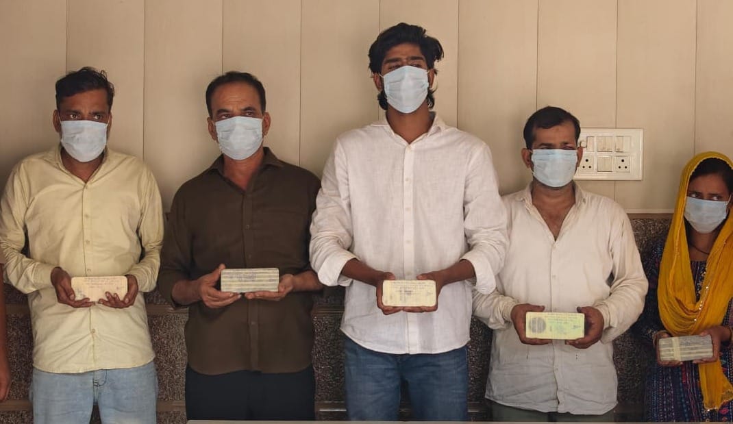 साहिबाबाद पुलिस ने गिरफ्तार किए भीड़भाड़ वाले इलाके में मोबाइल चोरी व छिनैती करने वाले गिरोह के