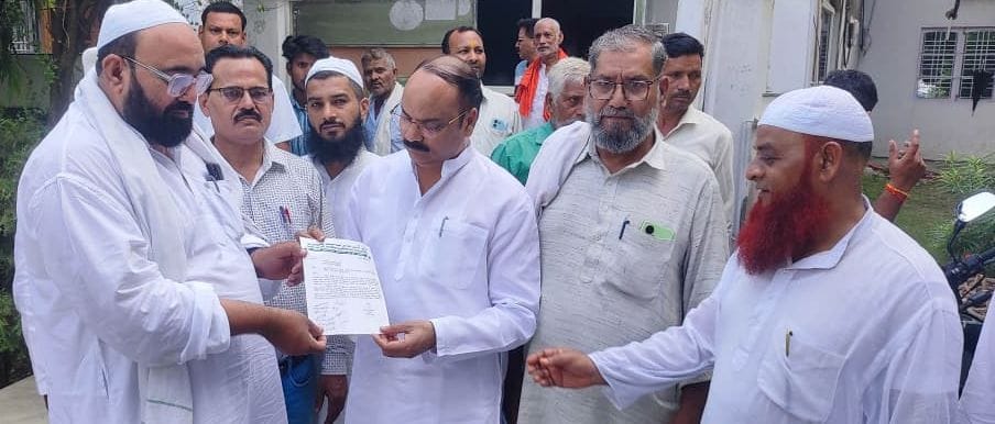 Demand for cashless medical treatment and gratuity for aided madrasa teachers