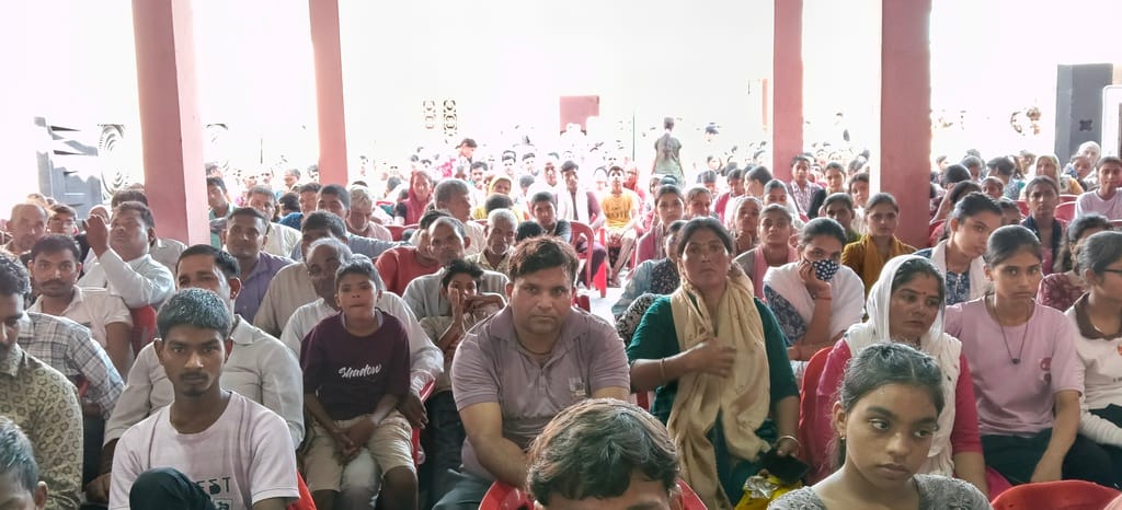 The MLA distributed bicycles to meritorious female students.