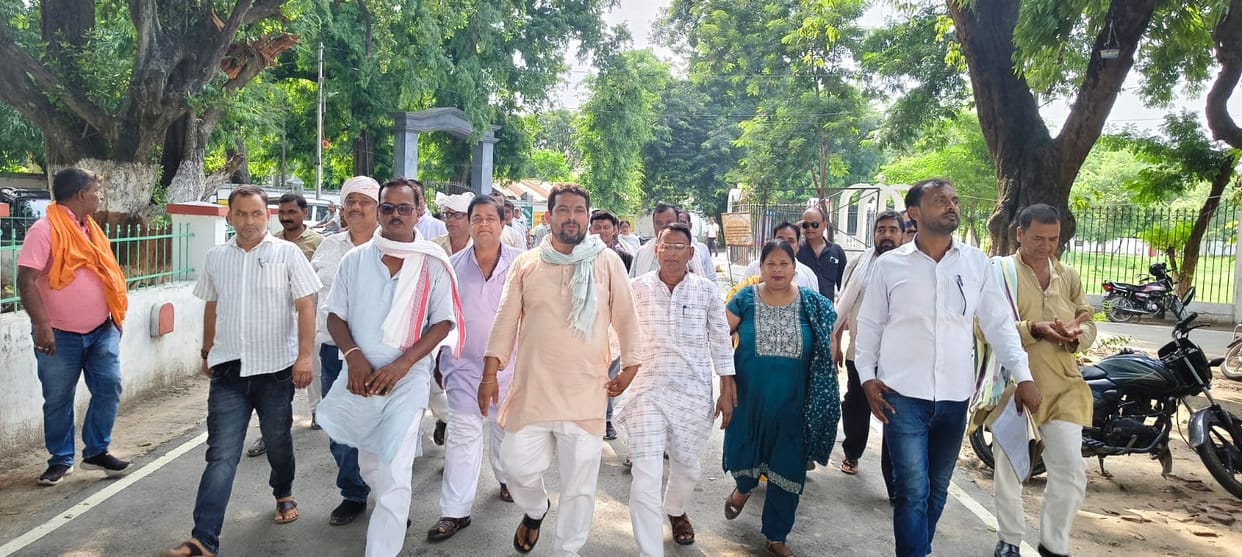 Adjust TET passed Shikshamitras