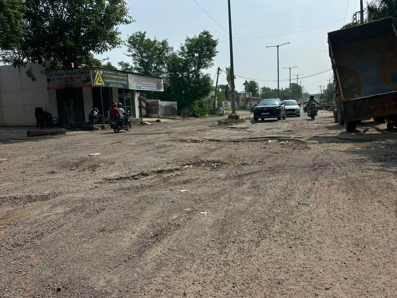 24-रोहतक के सोनीपत रोड स्टेट हाईवे की जर्जर हालत। संवाद