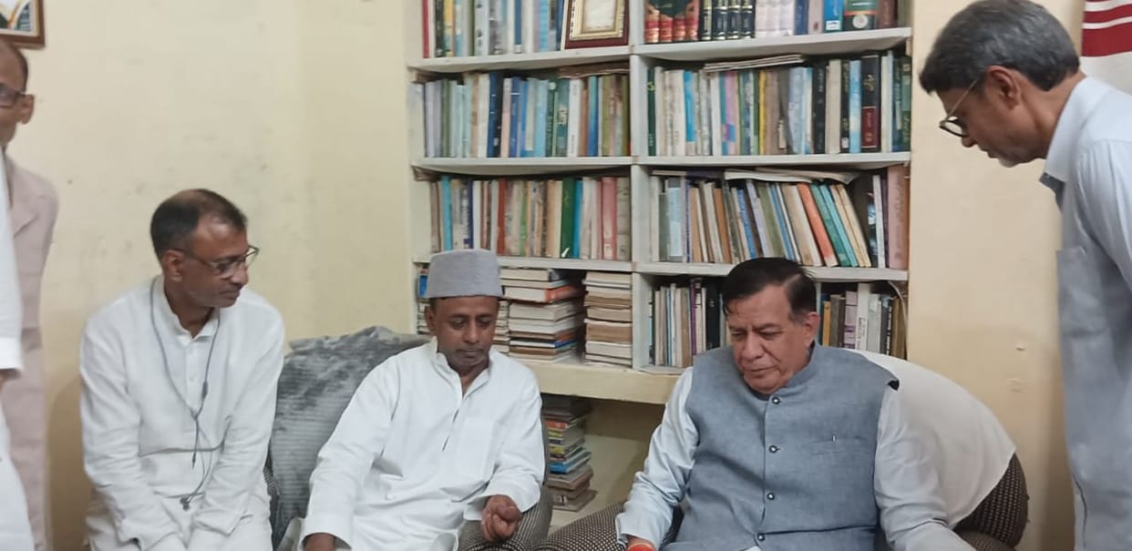 Assembly Speaker Satish Mahana paid tribute to the late MLA