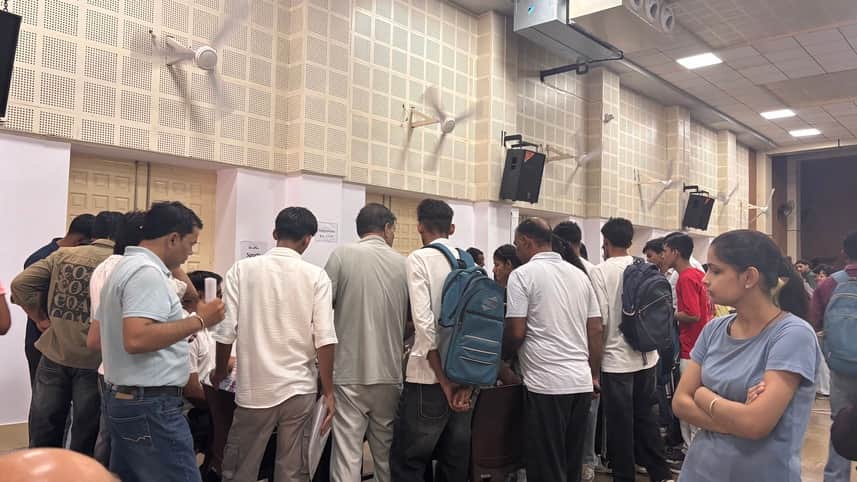 5,712 seats across four colleges; 888 admissions following the first merit list.