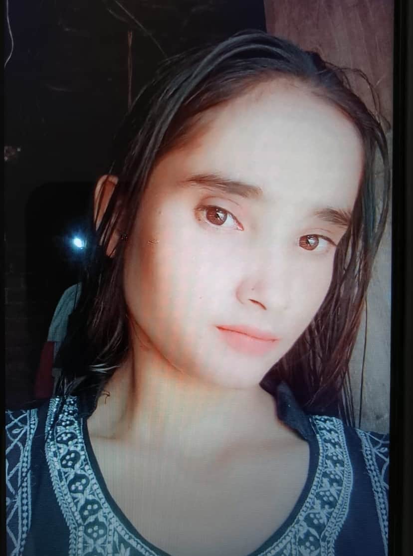 Teenage girl dies from electric current in farm fence