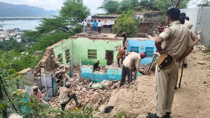 प्रशासन ने बड़ी कार्रवाई की