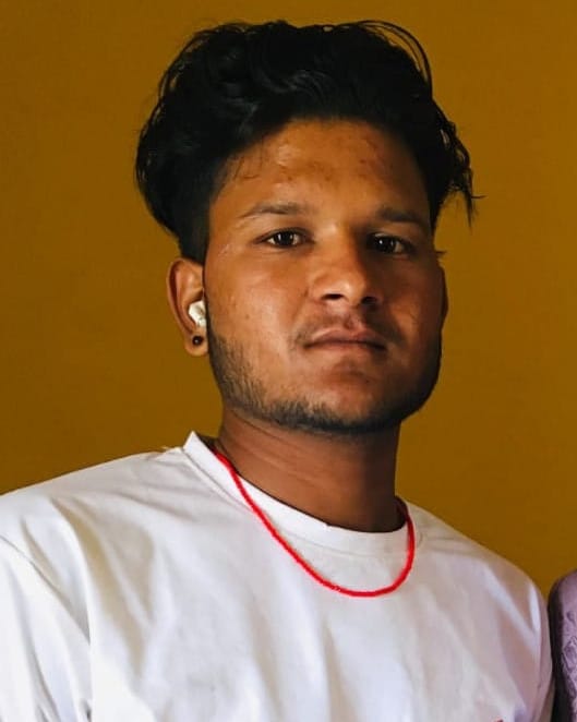 Youth's dead body found hanging from a tree