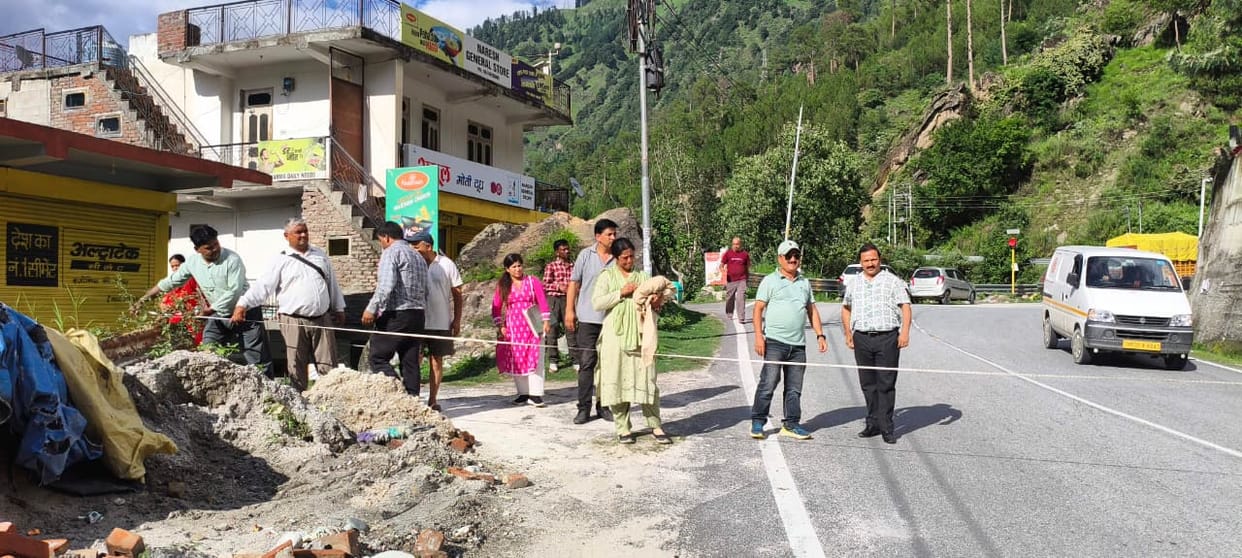cases of encroachment on the NH in Badhal identified