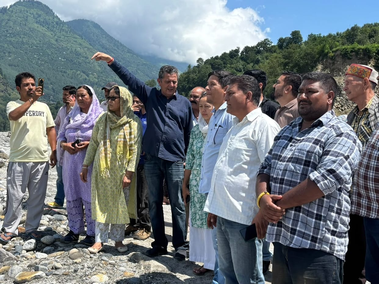 Beas water level becomes a cause for concern; MLA Bhuvneshwar Gaur takes stock of the situation.