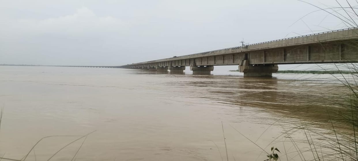 Saryu river reaches danger mark again; alert issued for low-lying areas.