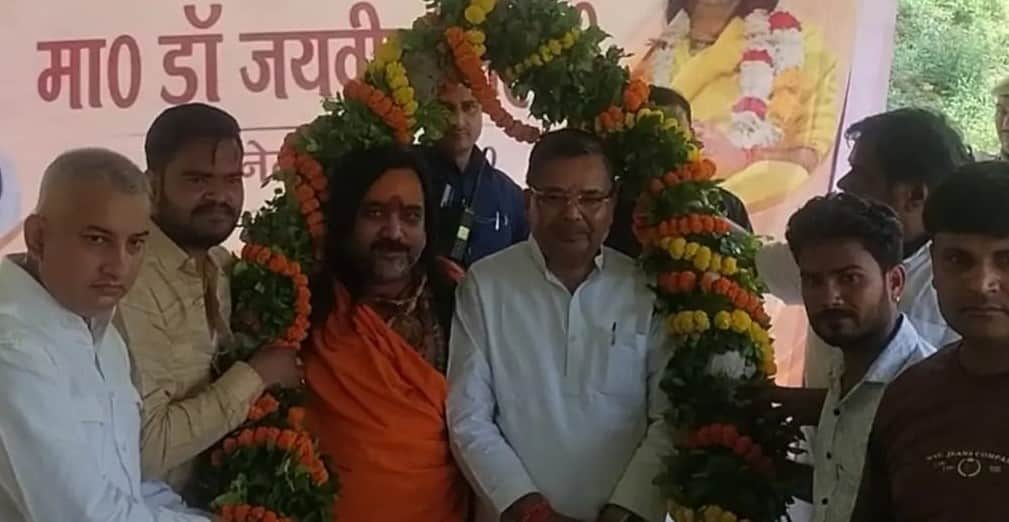 The Cabinet Minister paid obeisance at the Koteshwar Dham Shiva Temple.