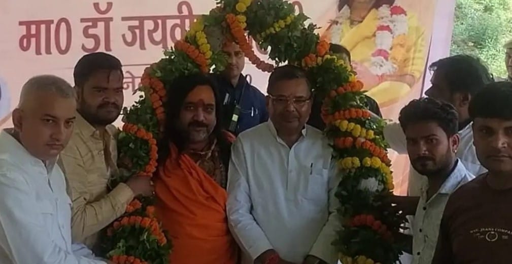 The Cabinet Minister paid obeisance at the Koteshwar Dham Shiva Temple.
