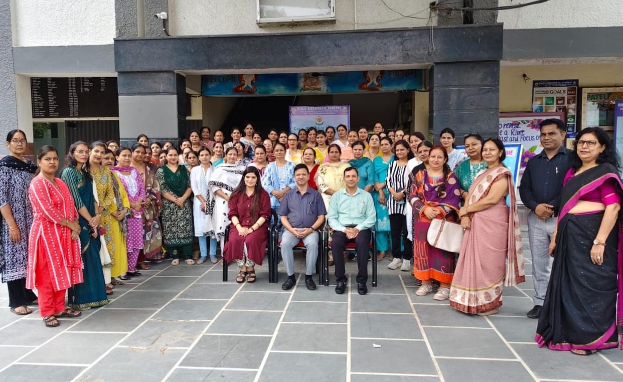 Hindi teachers learned new teaching methods.