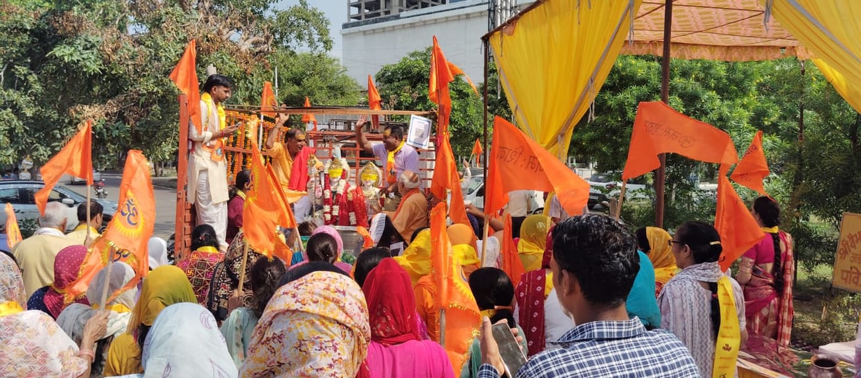 The *Pran-Pratishtha* (consecration) ceremony of the Shiva family was held in Beta-2.