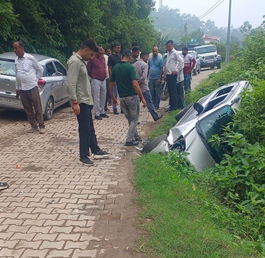 Two cars collided head-on at Masoolkhana; one fell into a ditch, but everyone is safe.
