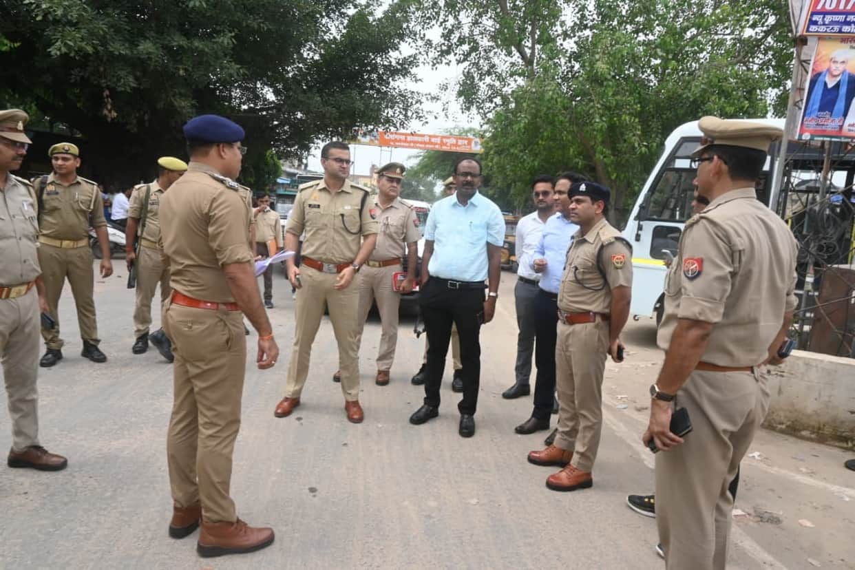 DM and SSP inspected the arrangements along the Kanwar route.