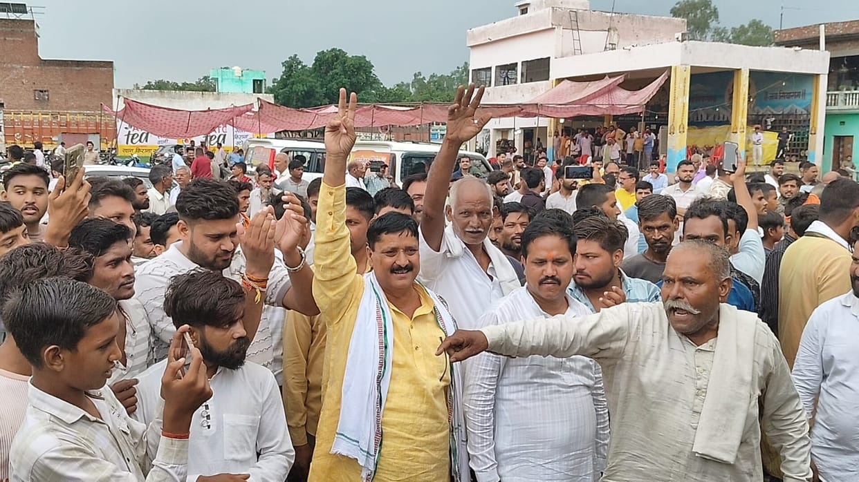Construction of the Ramlila Maidan boundary wall begins following the Finance Minister's intervention.