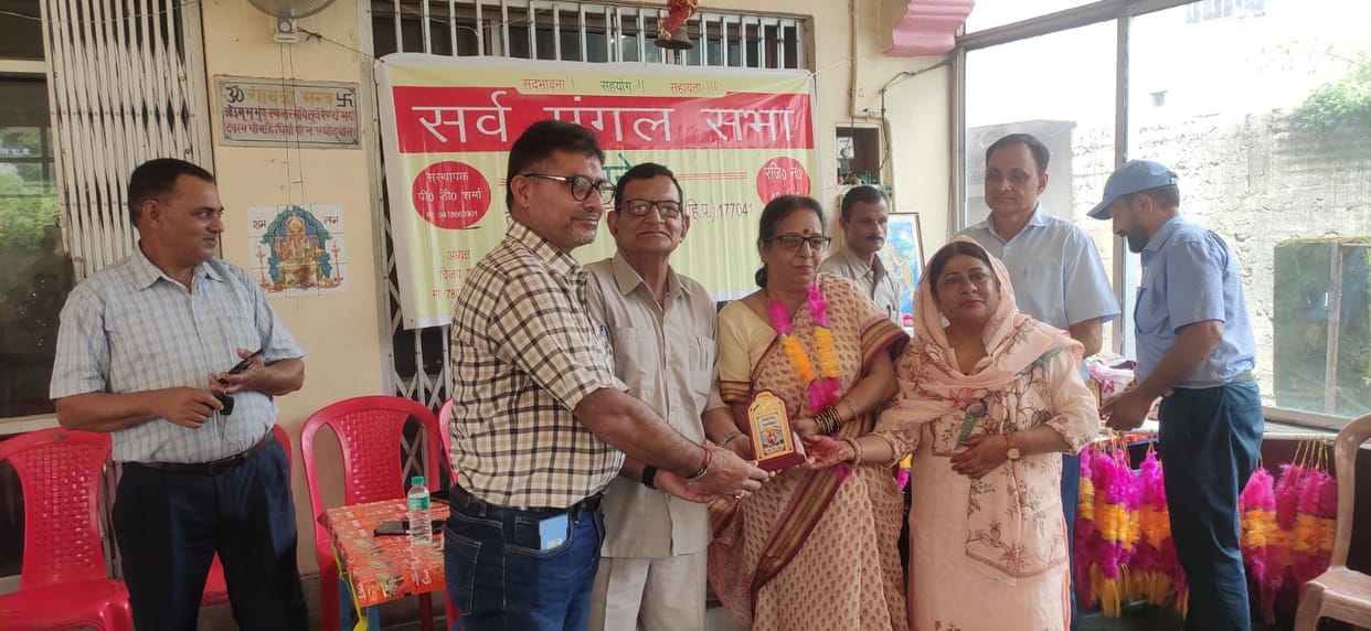 Public representatives from 16 panchayats of Dhaneta honored.
