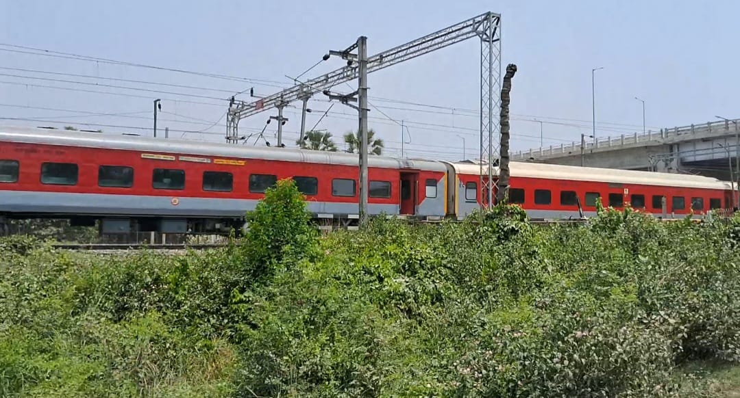 Fatehpur Youth dies after falling from train he was travelling to Delhi in search of a job